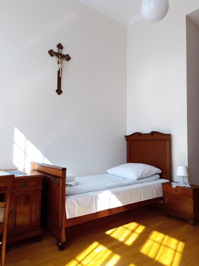 Dom Notre Dame Bed & Breakfast Wroclaw Exterior photo